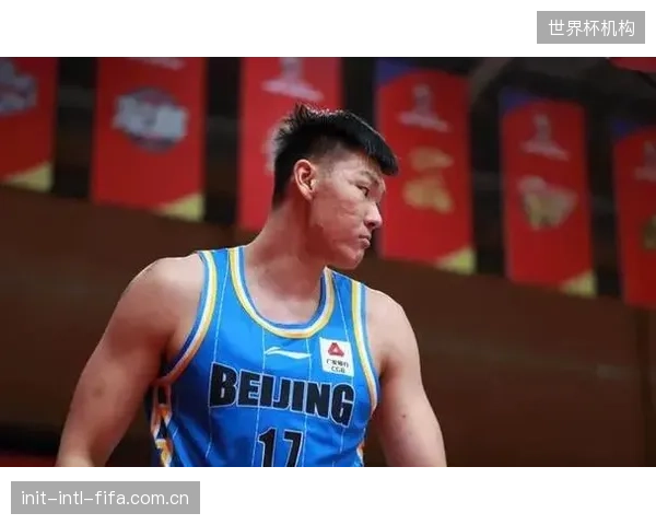 山东男篮休赛期果断启动阵容优化，裁掉边缘球员为后续引援腾出薪资空间。